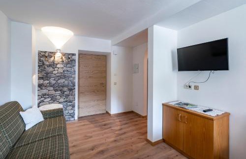 Tesimo Apartment | Cozy Apartment Comfort 2 - Pet and Child Friendly Retreat