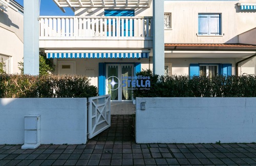 Jesolo Apartment | Residence Antenore: Relax by the Pool with Free Parking