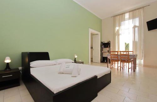 Esquilino Apartment | Guest Rated Residence Apartment Lucky Stars - Pet Friendly Stay