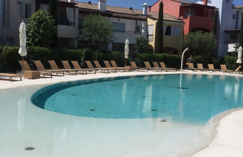 Jesolo Apartment | Stylish Residence Apartment with Pool and Ocean Views