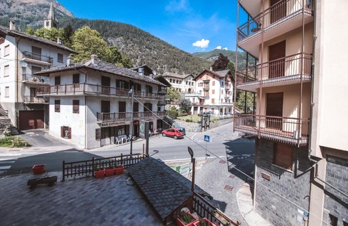 Brusson Apartment | Pet-Friendly Residence Aquila - Bilo Zerbion, Rated 8.7/10