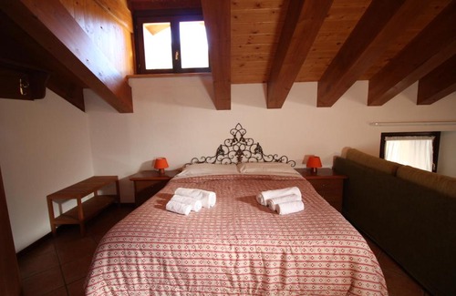 Brusson Apartment | Pet-Friendly Residence Aquila in Mono Corno Bussola