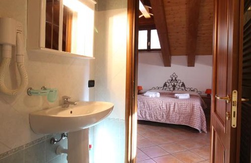 Brusson Apartment | Pet-Friendly Residence Aquila in Mono Corno Bussola