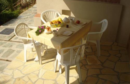 Farinole Apartment | Oceanfront Residence Arinella: Rated 9/10 with Pool Access