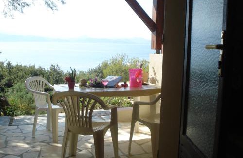 Farinole Apartment | Oceanfront Residence Arinella: Rated 9/10 with Pool Access
