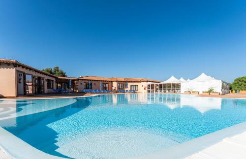 Aglientu Apartment | Pet-Friendly Residence Baia dei Mirti with Ocean Views