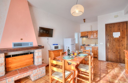 Campi Apartment | Discover Residence Bellevue: Pool, Lake View & Breakfast