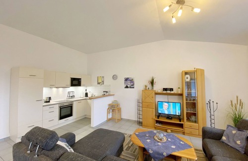 Binz Apartment | Stunning Residence Binz Whg. 16 with Balcony & Lake View
