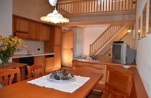 Pellizzano Apartment | Oceanfront Residence Ca' Delle Margherite with Spa & Pool