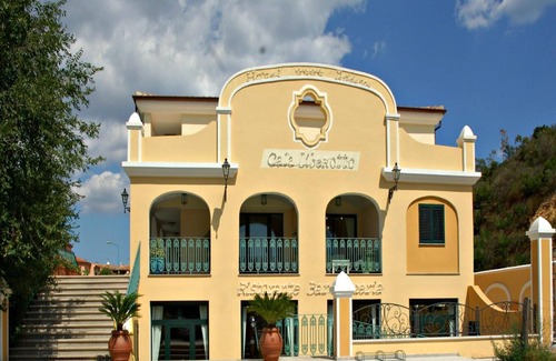 Sos Alinos Apartment | Relaxing Stay at Residence Cala Liberotto with Ocean Views