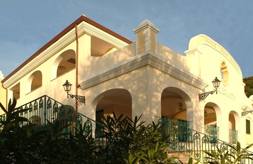 Sos Alinos Apartment | Relaxing Stay at Residence Cala Liberotto with Ocean Views