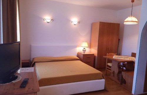 Bertoldi Apartment | Exceptional Stay at Residence Capriolo with Pool & Pet Friendly