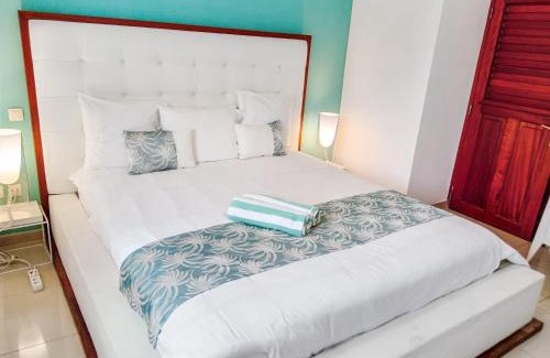 Grand Case Apartment | Oceanfront Residence Catalina APT 3 with Private Beach Access