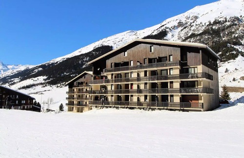 Lanslevillard Apartment | Cozy Residence Choucas Studio with Spa and Breakfast