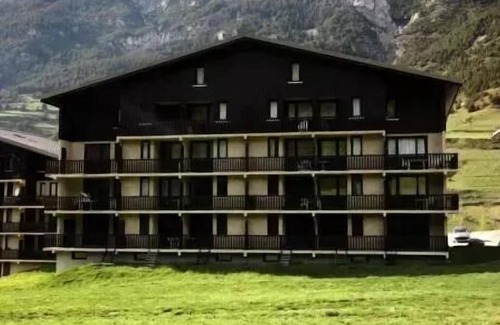 Lanslevillard Apartment | Cozy Residence Choucas Studio with Spa and Breakfast
