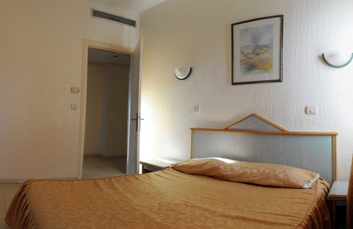 Tabarka Hotel | Seaside Escape at Residence Corail Royal Plage with Pool