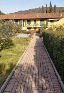 Costermano Apartment | Seaside Residence Corte Collina: Family-Friendly Retreat
