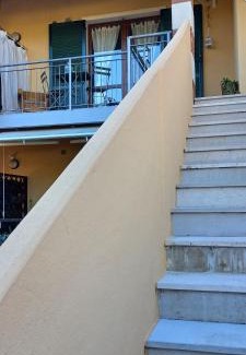 Costermano Apartment | Seaside Residence Corte Collina: Family-Friendly Retreat