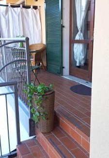Costermano Apartment | Seaside Residence Corte Collina: Family-Friendly Retreat