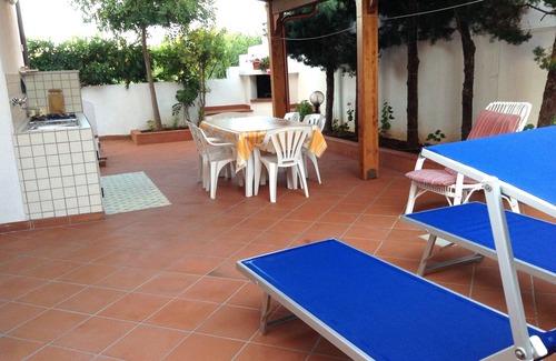 Lido Marini Apartment | Oceanfront Residence Delle Rose Apartment with Breakfast