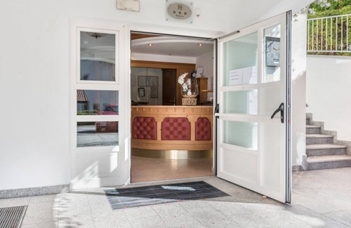 Terento Apartment | Mountain View Residence Diana Apartment with Balcony & Wi-Fi