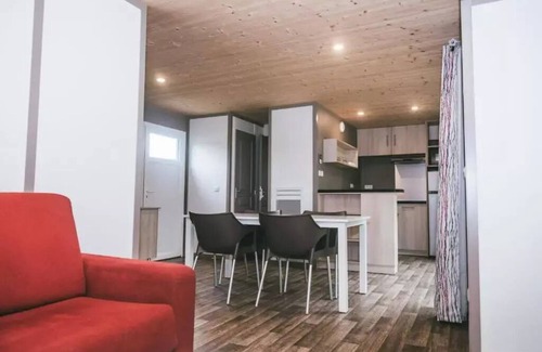 Rochefort-en-Terre House | Experience Residence du Domaine du Moulin Neuf: Lake View Cottage