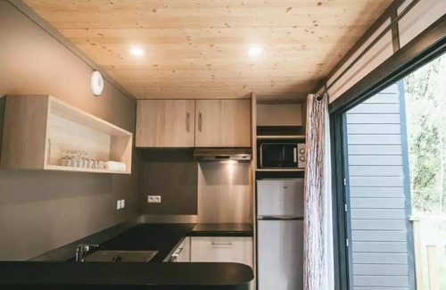 Rochefort-en-Terre House | Experience Residence du Domaine du Moulin Neuf: Lake View Cottage