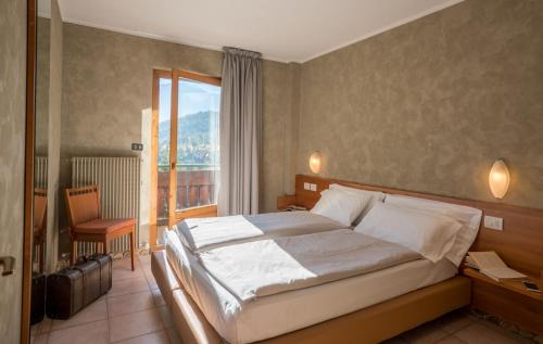 Turri Piano Apartment | Pet-Friendly Residence Fior d'Alpe: A Family Retreat