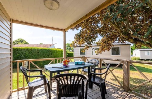 Fouras House | Cozy Residence Fouras: Oceanfront Mobile Home for Family Fun