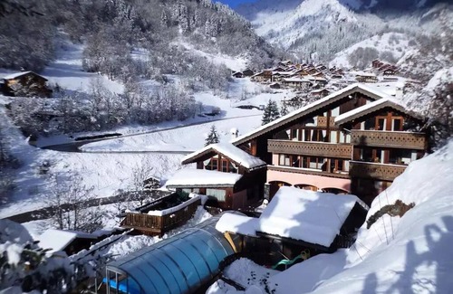 Champagny-en-Vanoise Apartment | Cozy Les Edelweiss Studio for a Perfect Getaway