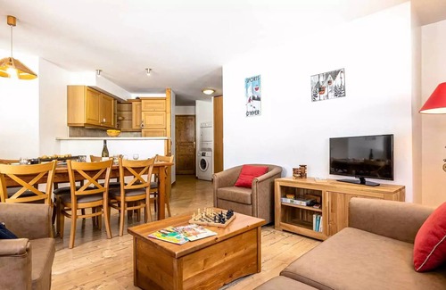 Pralognan-la-Vanoise Apartment | Cozy Residence Les Jardins de la Vanoise with Spa Access