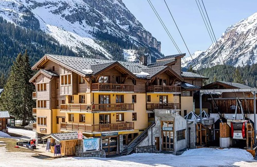 Pralognan-la-Vanoise Apartment | Cozy Residence Les Jardins de la Vanoise with Spa Access