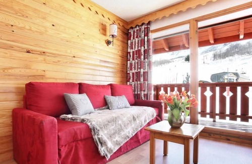 Montgellafrey Apartment | Cozy Residence Le Hameau: Family Apartment with Pool