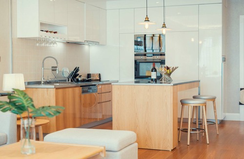 Nanshan Hotel | Elegant Residence G Shenzhen with Pool & Family-Friendly Options