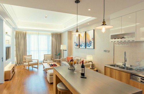 Nanshan Hotel | Elegant Residence G Shenzhen with Pool & Family-Friendly Options