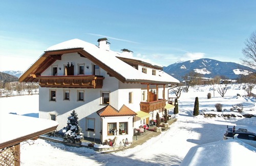 Riscone Apartment | Inviting Residence Garni Untermoahof with Spa & Pool Access