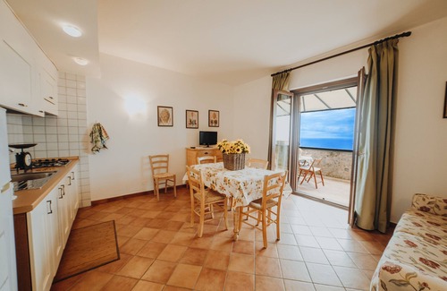 Pisciotta Apartment | Guest Rated 10/10: Residence Golfo degli Ulivi Apartment