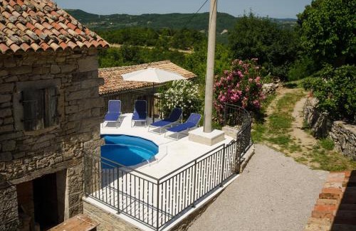 Buzet House | Idyllic Residence Hidden Heaven: Oceanfront Pet-Friendly Retreat