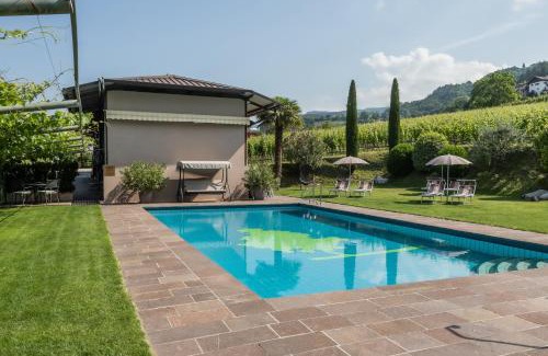 Montagna Hotel | Oceanfront Residence Hof am Keller: Highly Rated Retreat