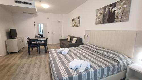 Marina Centro Apartment | Discover Residence Hotel Angeli: 9.1/10 & Ocean Views
