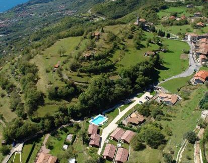 Gargnano Apartment | Pet-Friendly Residence Hotel Montegargnano with Ocean View