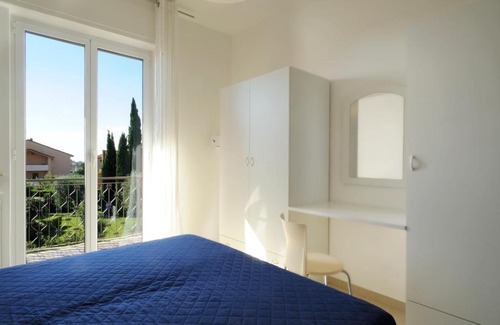 Loano House | Family-Friendly Retreat at Residence i Cormorani with Pool