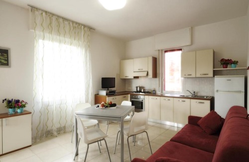 Loano House | Family-Friendly Retreat at Residence i Cormorani with Pool