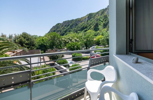 Pesaro Apartment | Discover Residence I Gelsi - Apt Aria di Mare with Parking