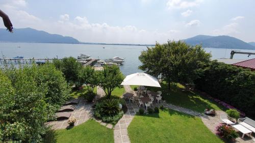 Predore Apartment | Pet Friendly Residence Il Cantiere with Oceanfront Views
