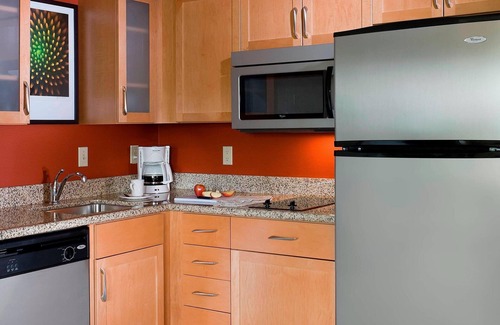 Appleton Hotel | Relax at Residence Inn Appleton: Pool, Dining & Family Fun