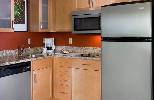 Appleton Hotel | Relax at Residence Inn Appleton: Pool, Dining & Family Fun