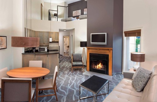 Mont-Tremblant Pedestrian Village Hotel | Inviting Residence Inn by Marriott Mont Tremblant Retreat