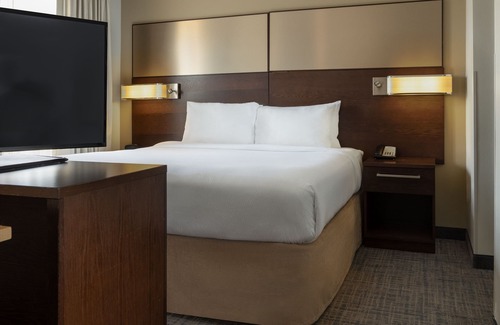 I-435 West KC-KS Hotel | Discover Residence Inn by Marriott Kansas City at The Legends