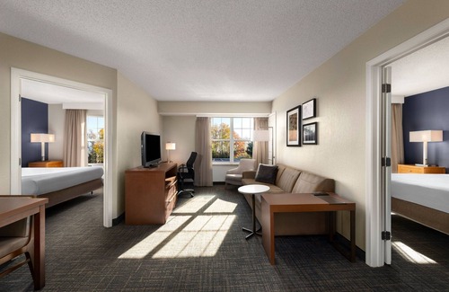 Mount Laurel Hotel | Discover Residence Inn by Marriott Mt. Laurel's Family-Friendly Amenities